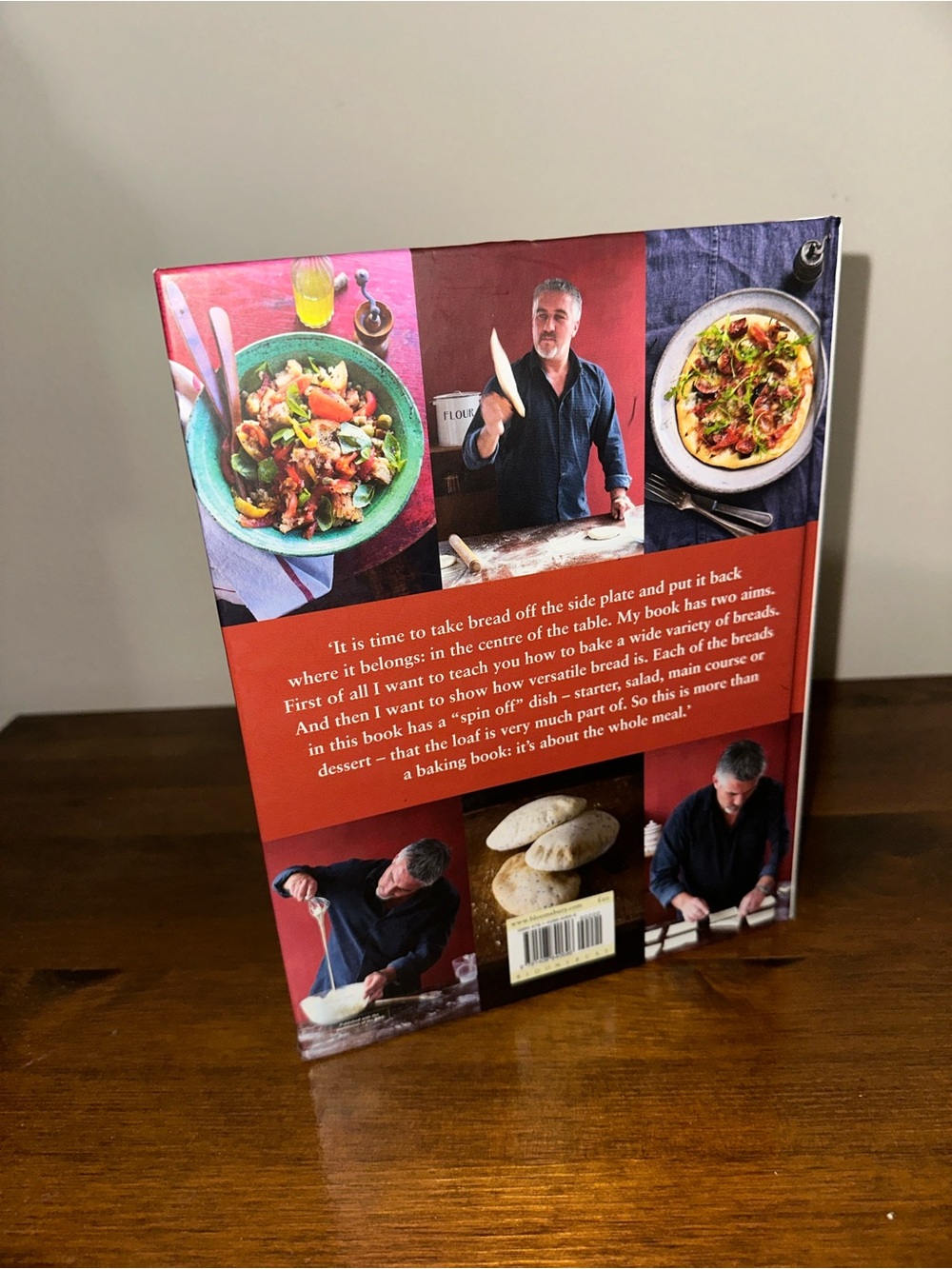 Paul Hollywood's BREAD Cookbook - Picture 2 of 3